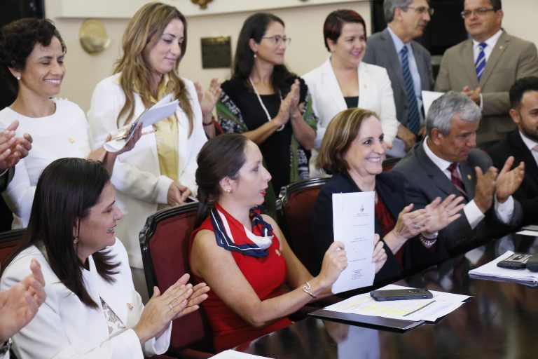 De fariseos y reformas al Reglamento