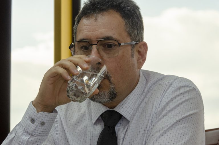 UCCAEP emite "voto de censura" contra presidente de RECOPE por improvisación en caso de gasolina con etanol