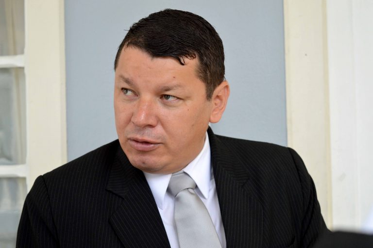 Oscar Lopez: "Incluso yo tengo claro que ya es imposible" evitar el matrimonio igualitario