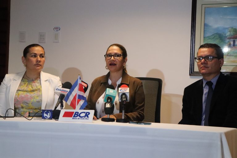 Gobierno destituye a Paola Mora, Mónica Segnini y Francisco Molina