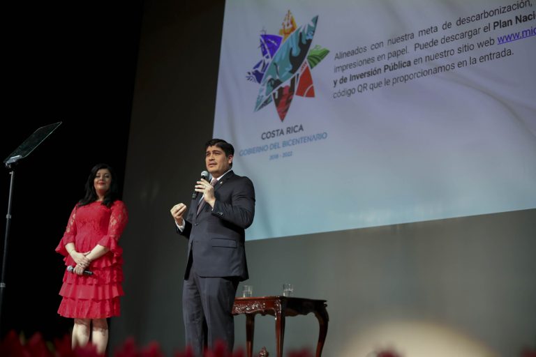 Alvarado promete entregar el poder con reducción en pobreza y desempleo