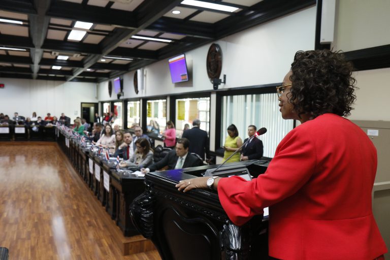 Diputados piden sanciones contra Epsy Campbell por nombramientos en Cancillería que Fiscalía no encontró ilegales