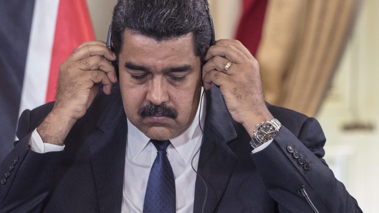 Maduro rompe relaciones diplomáticas con Colombia