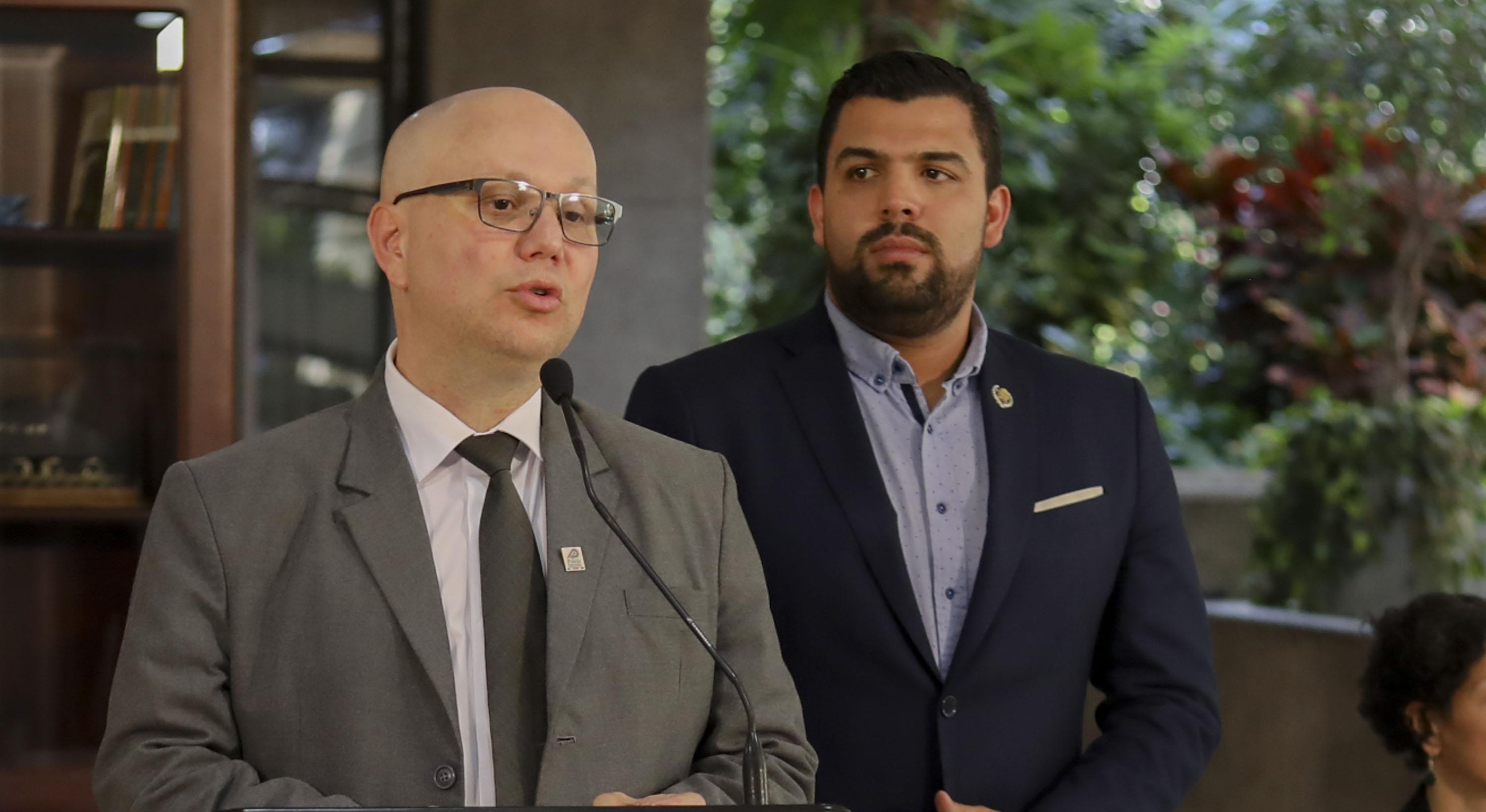 Se enciende el debate por las armas lícitas y se acerca la firma del protocolo para el aborto terapéutico