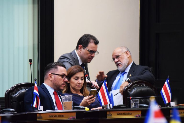 Diputados vuelven dispuestos a cumplir sus promesas de 2018