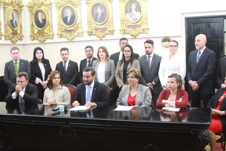 "Derecho a no ser discriminado por no haber nacido"