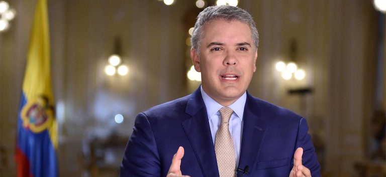 Colombia rompe negociaciones de paz con el ELN tras atentado con coche bomba
