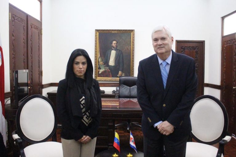 Costa Rica reconoce a designada por Guaidó como representante diplomática de Venezuela en el país