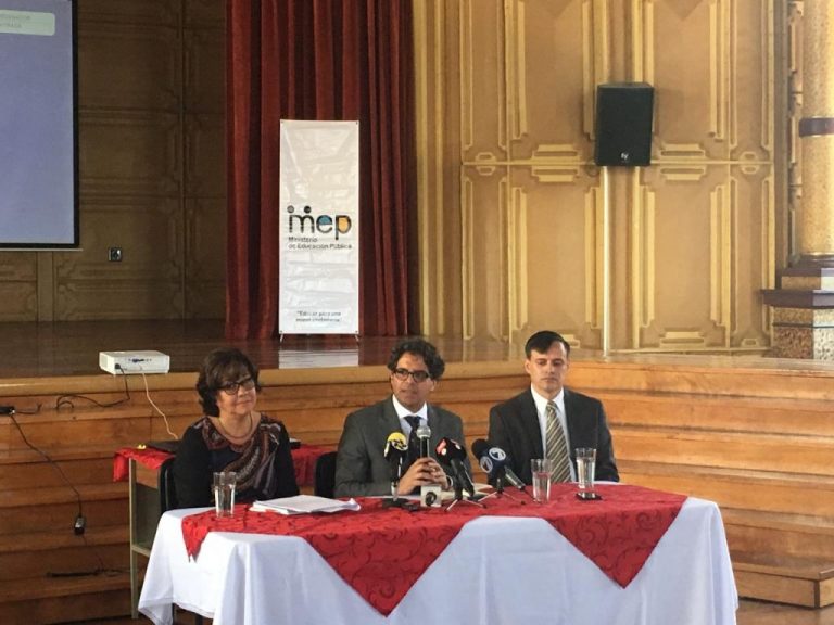 MEP liquida el bachillerato, BCR expuesto por auditoría y Víquez buscado por la Interpol