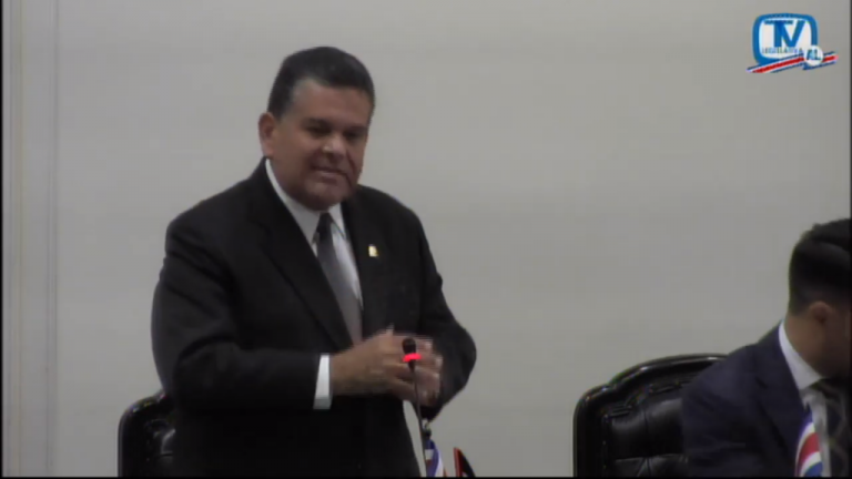 Foro de Justicia contesta a diputado socialcristiano tras escena insólita en el Congreso