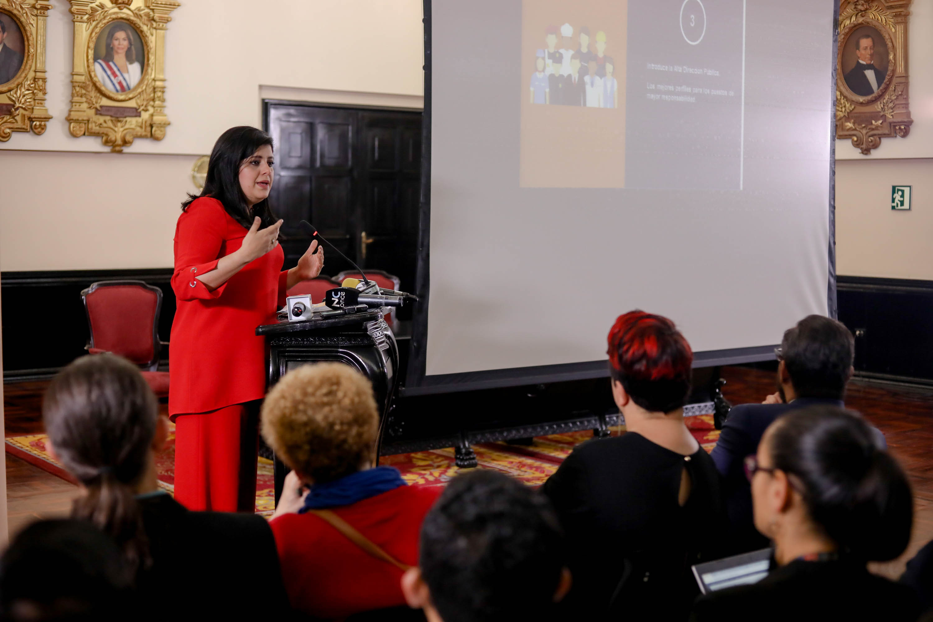 Gobierno presenta su esperada ley para la reforma del empleo público