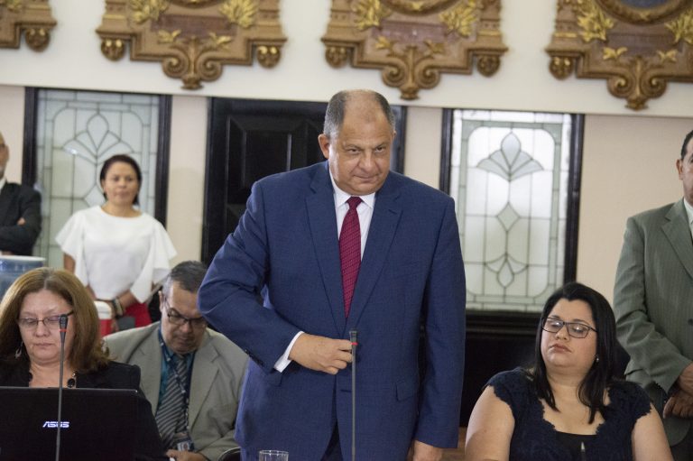 CGR abre investigación contra Luis Guillermo Solís por hueco presupuestario