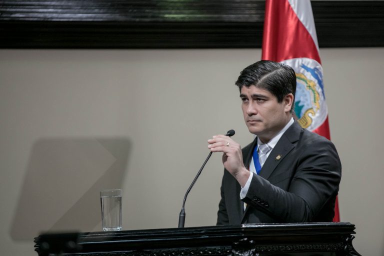 Presidente levanta regla fiscal al IMAS, MTSS, Inciensa y Bomberos por pandemia de COVID-19