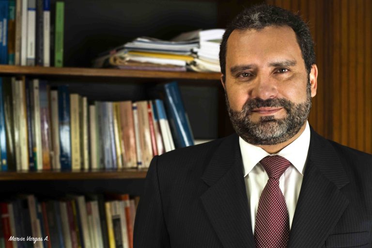 Magistrado Paul Rueda aspira a la reelección en Sala Constitucional