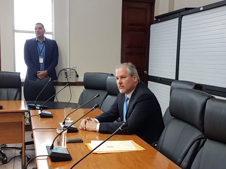 Allanan oficinas de Holcim y Productos de Concreto por Caso Coopelesca