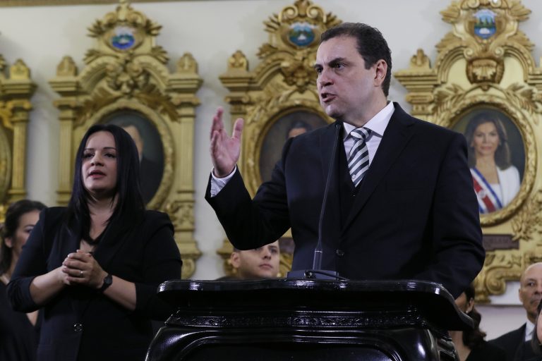 La equivocación de Carlos Benavides, presidente del Congreso