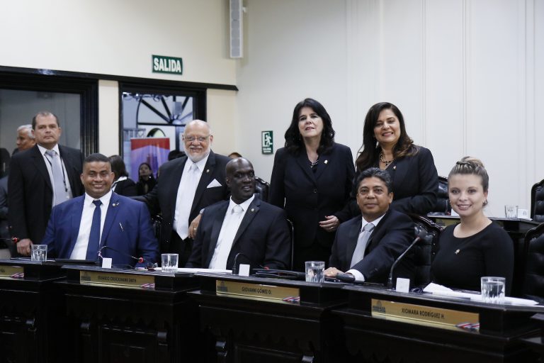 Lunes amargo para Restauración y... para la transparencia