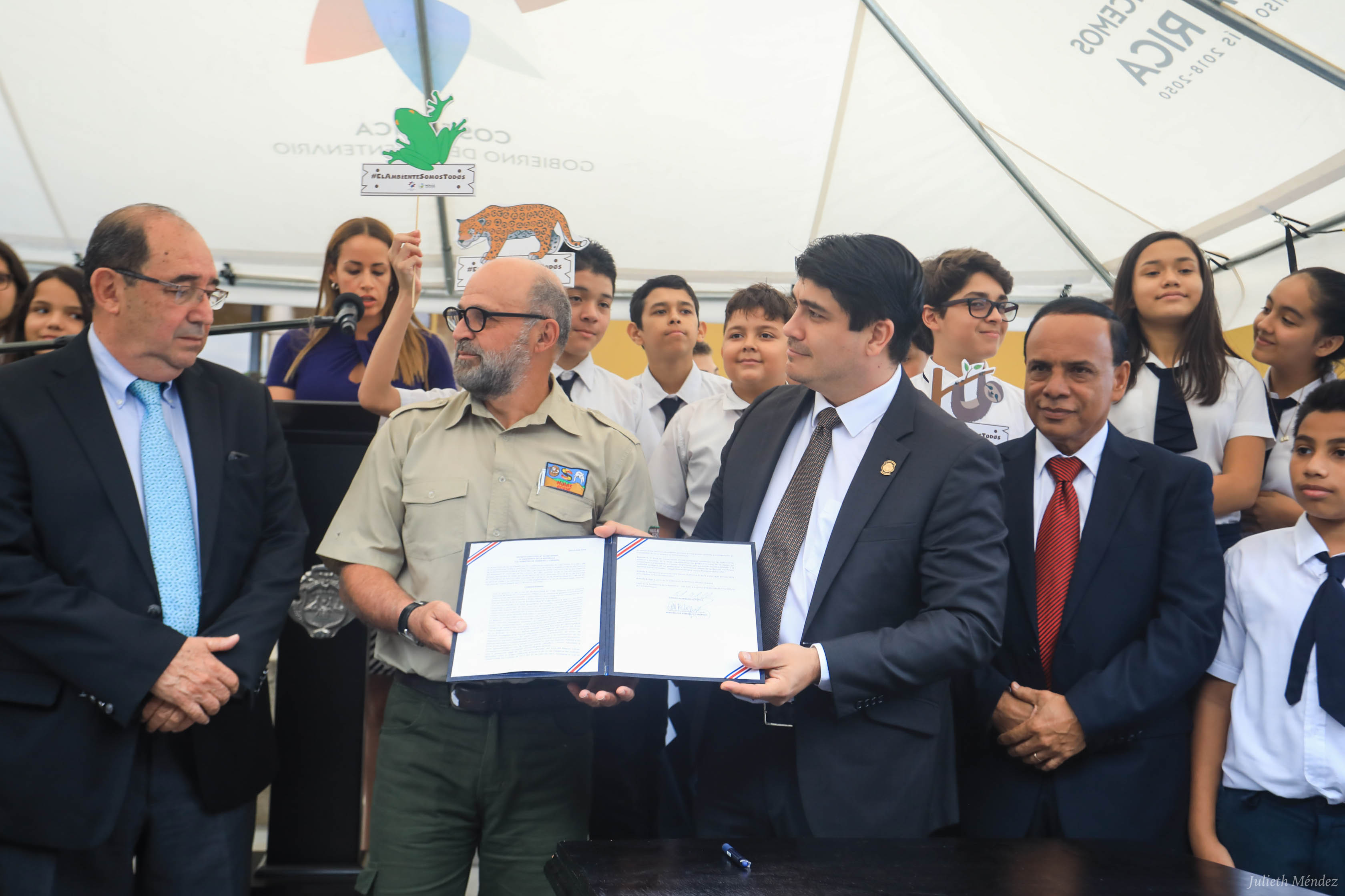 Gobierno anuncia un nuevo Parque Nacional, mientras tanto, en la Asamblea...