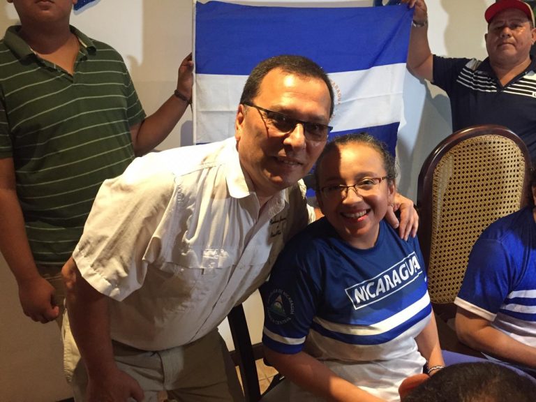 Régimen de Ortega libera a los periodistas Lucía Pineda y Miguel Mora