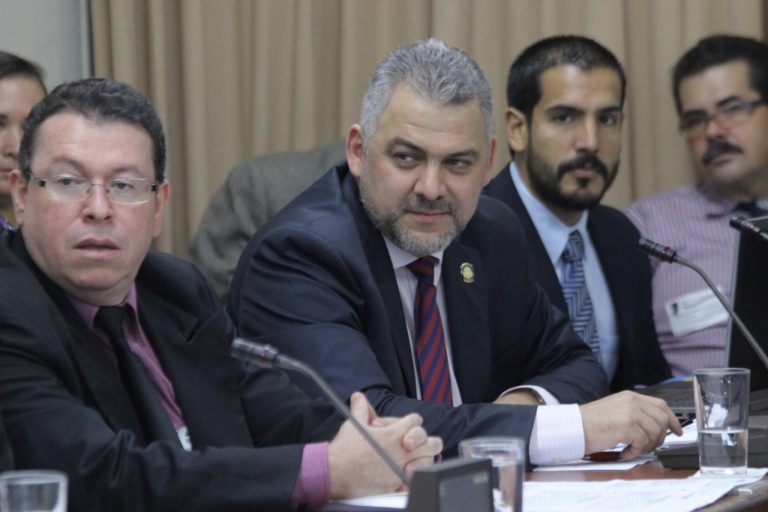 Exministro del MOPT sancionado por la Contraloría