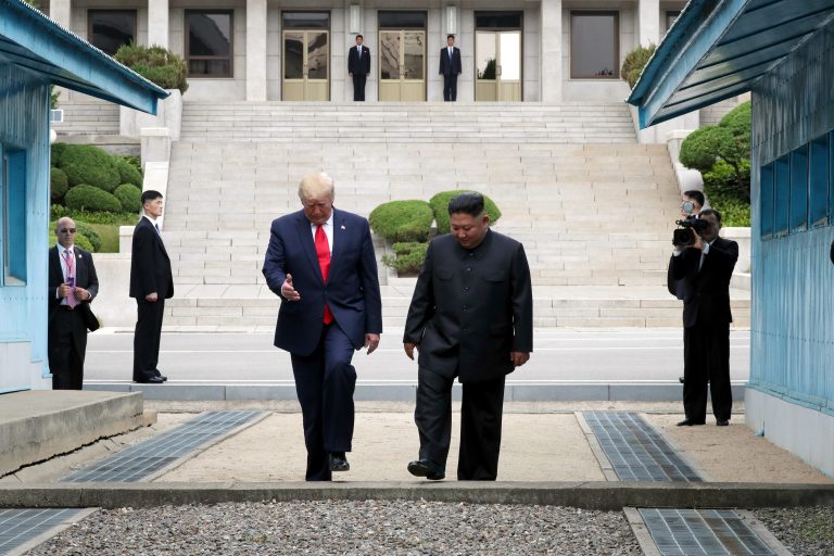 Trump le da dos respiros al mundo; Maduro denuncia otro intento de asesinato en su contra
