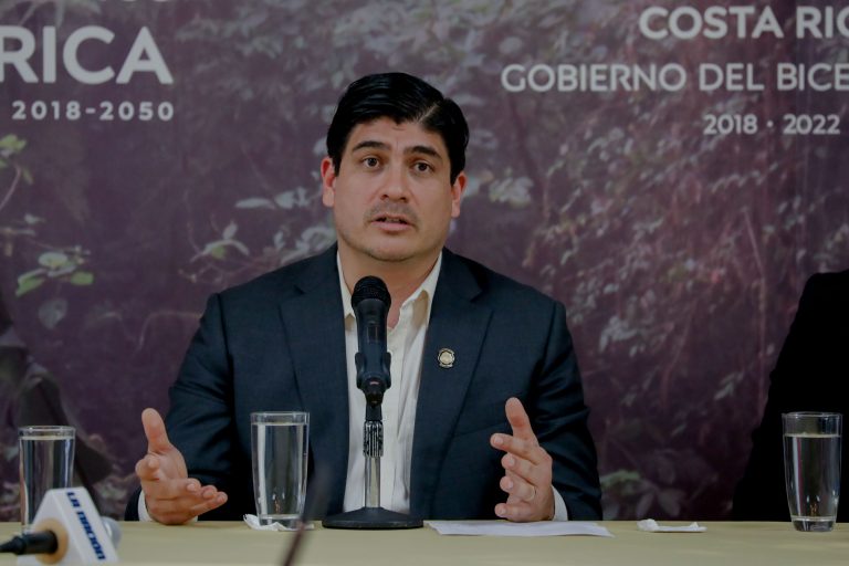 Presidente suspende viaje a Emiratos Árabes Unidos por situación en Medio Oriente