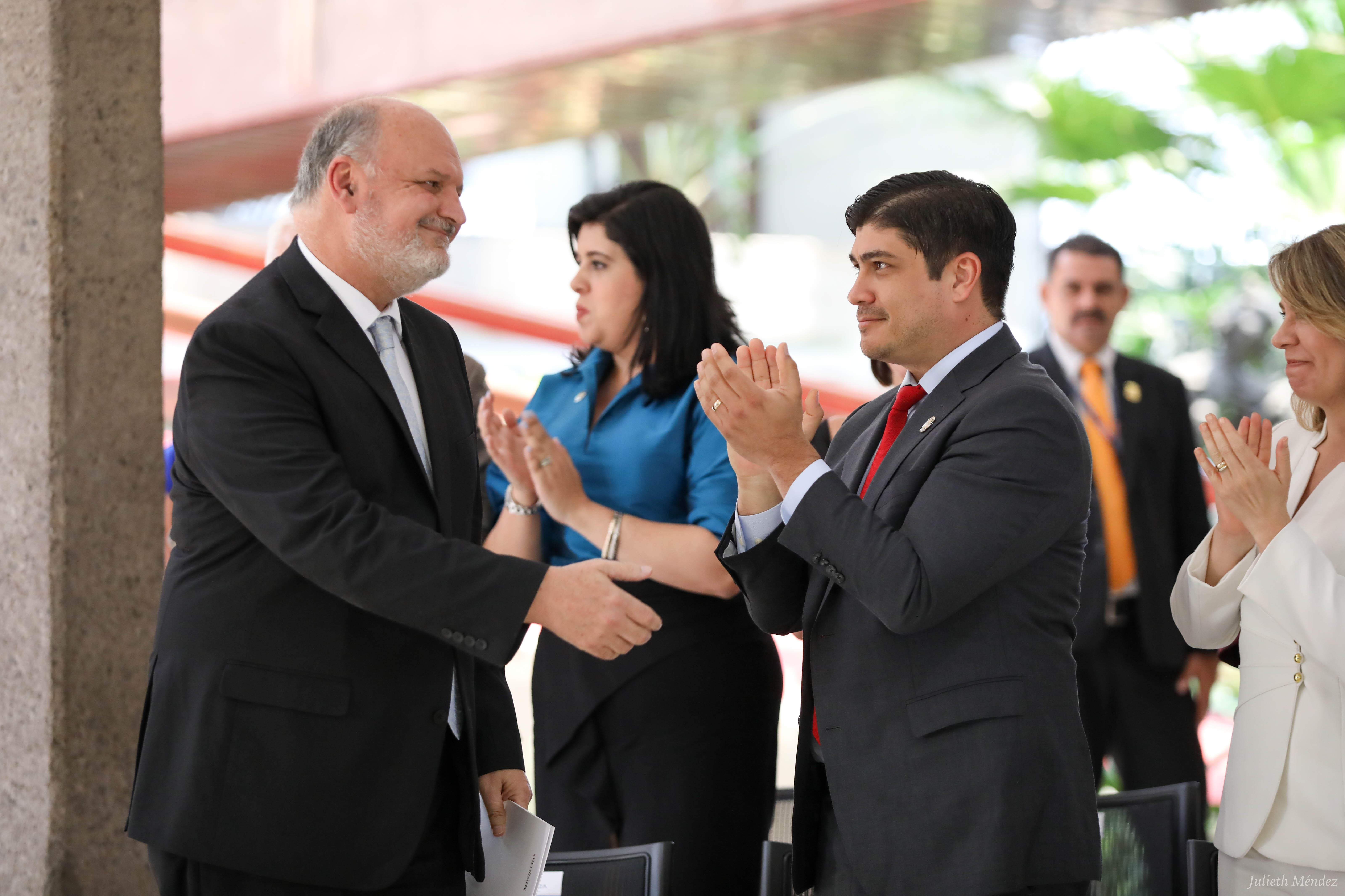 Piza se hace a un lado en medio de una jornada con sabor amargo