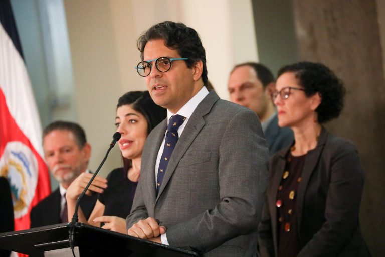 Edgar Mora desiste de buscar una precandidatura presidencial en el PAC