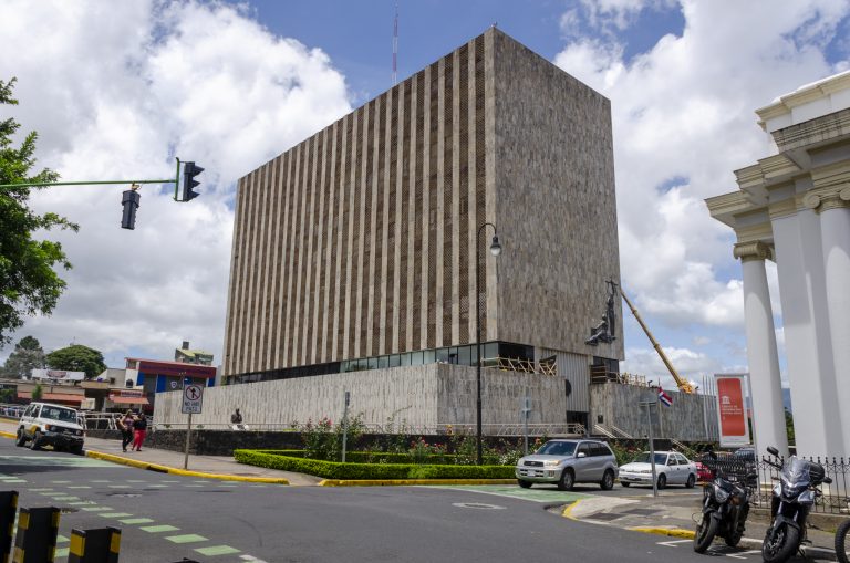 Corte denuncia a 7 funcionarios por ser candidatos en elecciones municipales