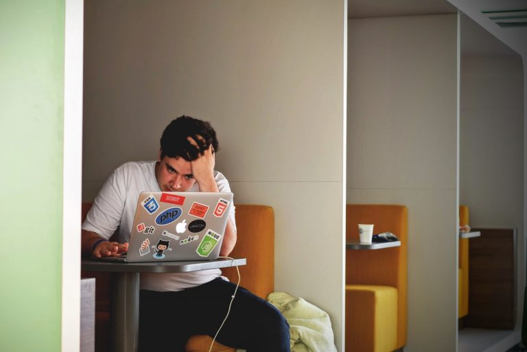 Desarrolladores de software reportan serias fallas de sistema de facturación electrónica