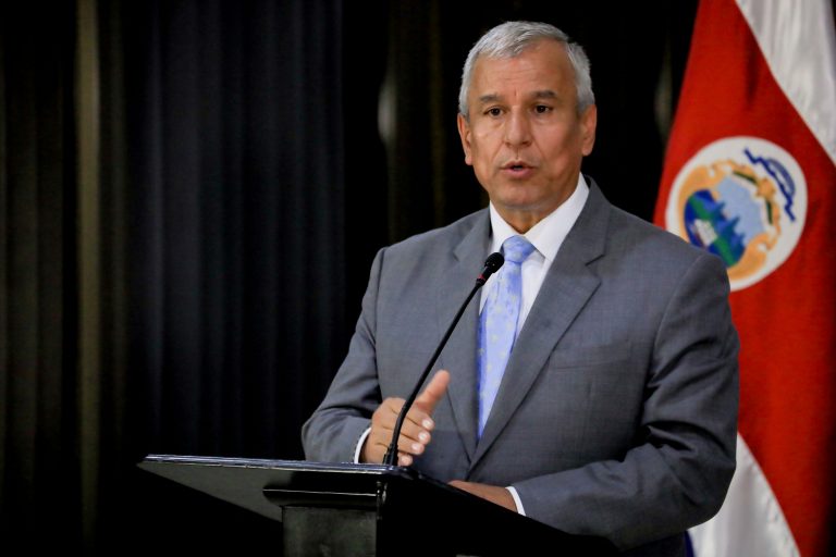 Acuerdo para finalizar huelga en la Caja despierta tormenta, además, nueva dirección en el Semanario