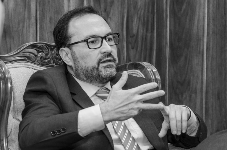 Renuncia el magistrado William Molinari de la Sala Primera