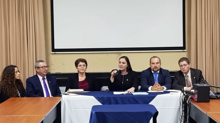 Contraloría impulsa proyecto de ley para mejorar la contratación pública