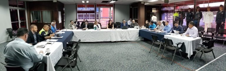 Policías inician diálogo con el gobierno. Estas son sus 14 solicitudes