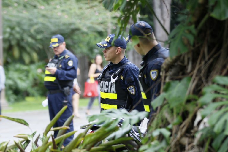 Proyecto propone que policías con 25 años de servicio activo puedan pensionarse anticipadamente