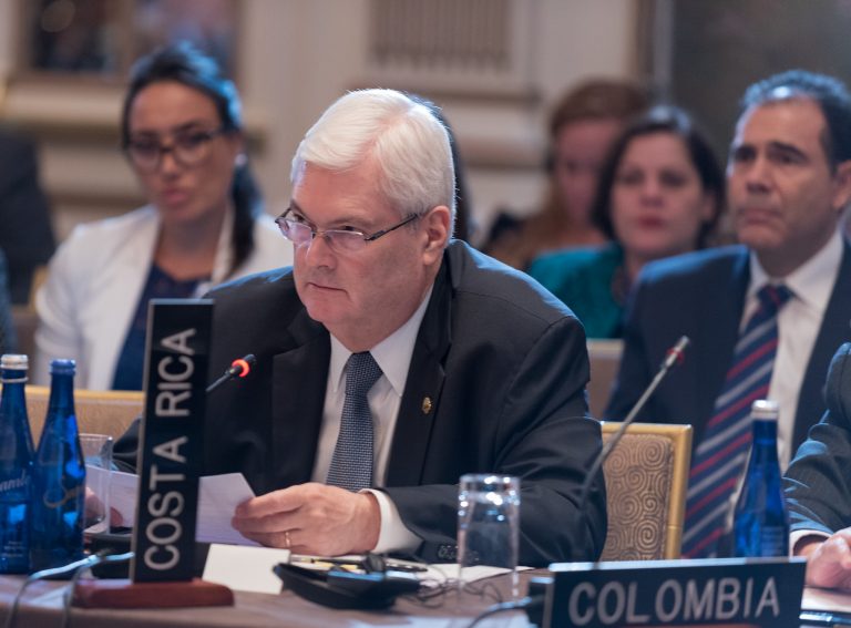 Manuel Ventura enfrenta acusación por acoso laboral durante su gestión como canciller