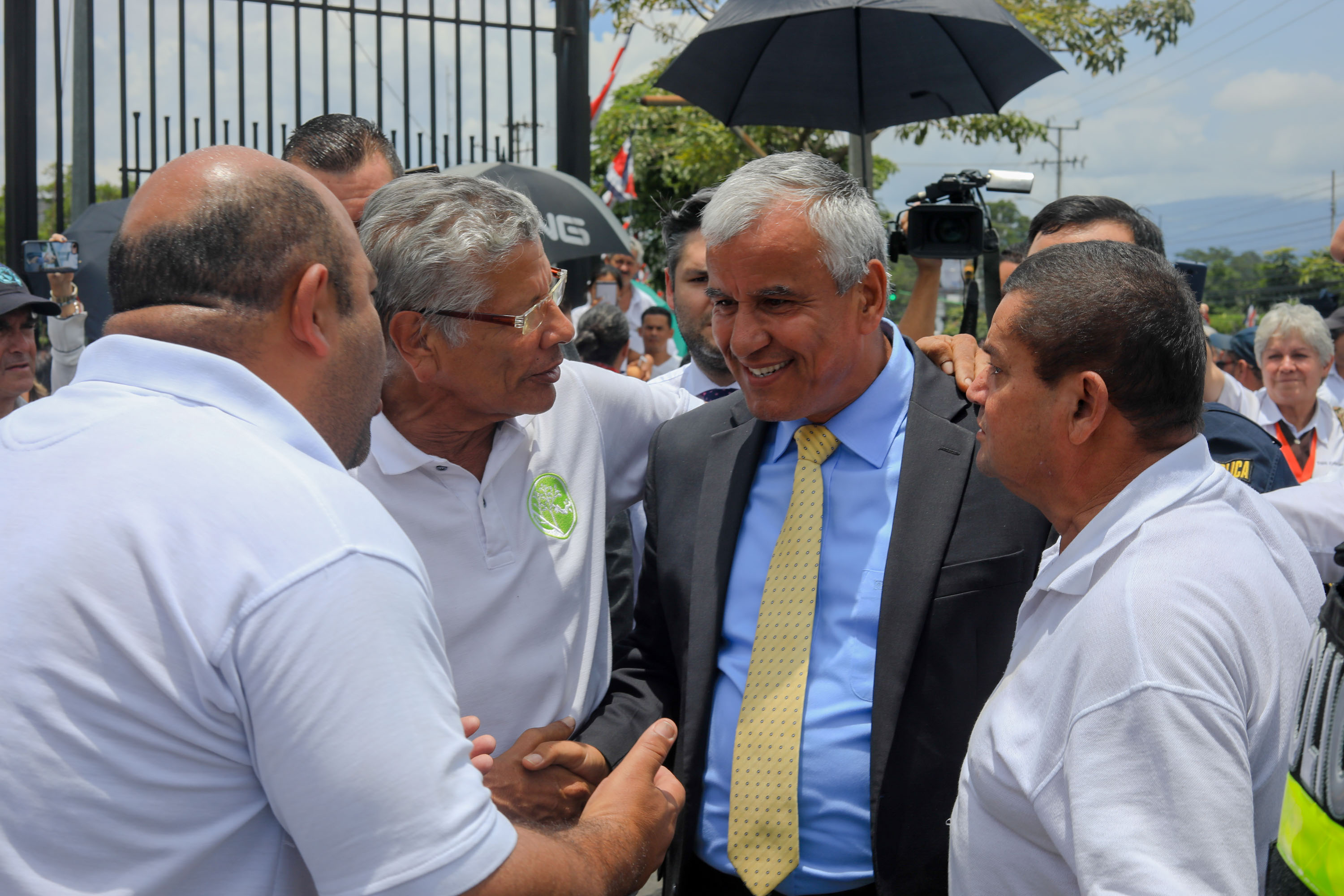 El caso insólito de los escáneres chinos, las peticiones de la Fuerza Roja y… el Colper