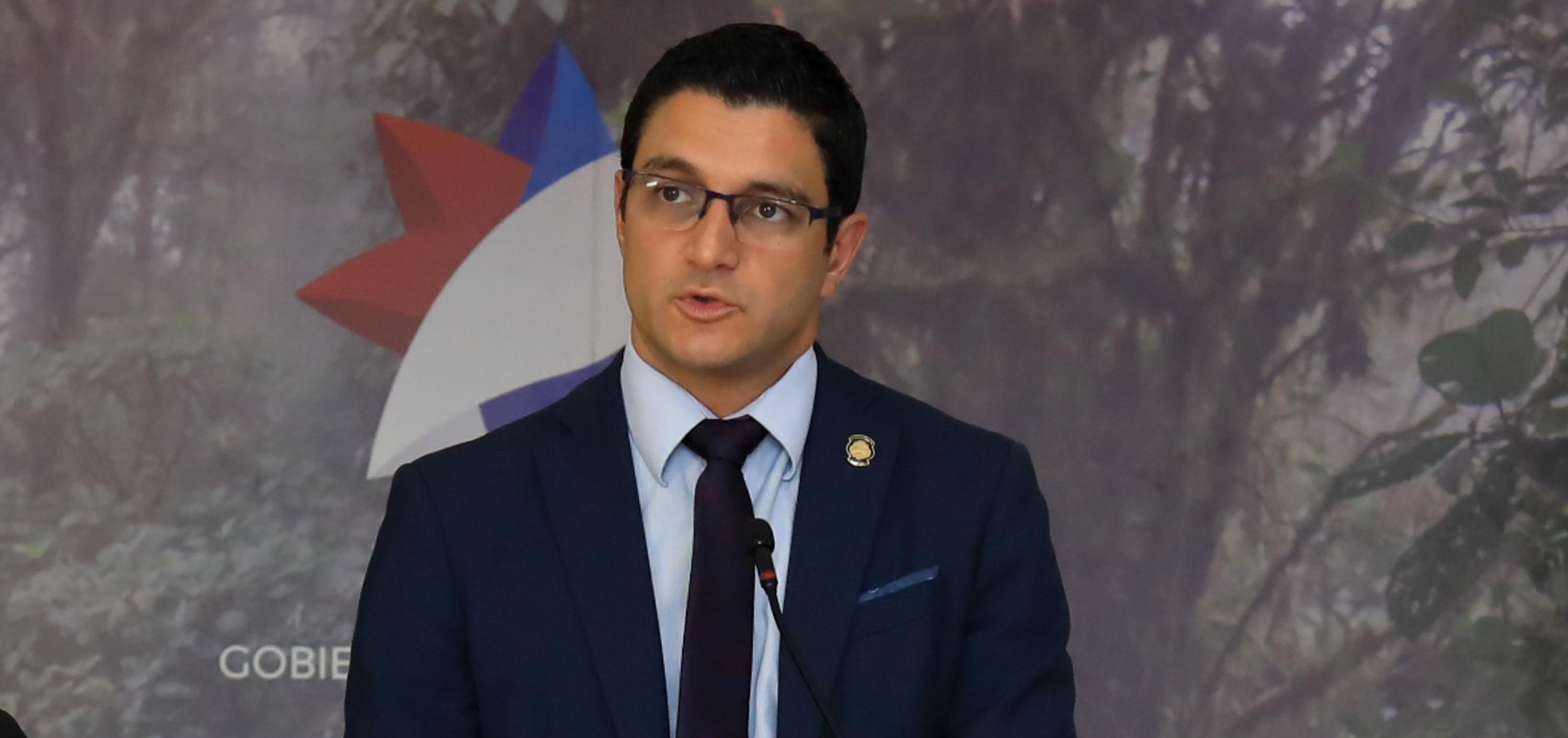 Ministerios de Salud y Justicia con el agua al cuello