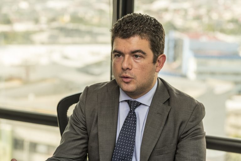 PANI abre investigación preliminar contra Álvaro Ramos por video con su hija criticando a Rodrigo Chaves