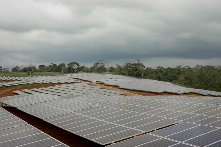 Aresep modifica metodología para calcular tarifas de producción de energía con paneles solares