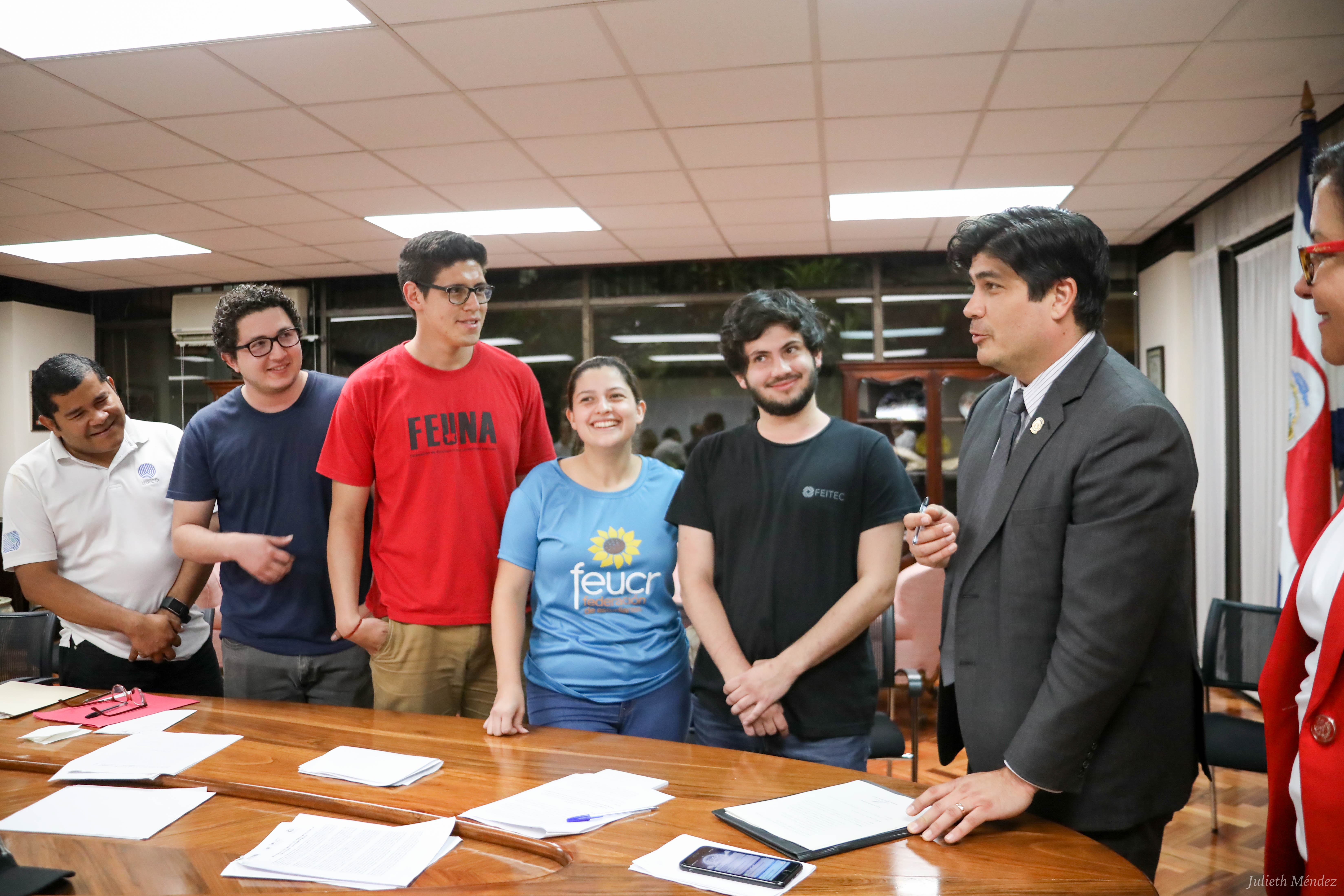 7 horas de reunión y el Presupuesto Nacional salió intacto