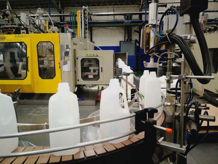 Industriales defienden proyecto que solo prohíbe pajillas y algunas bolsas plásticas