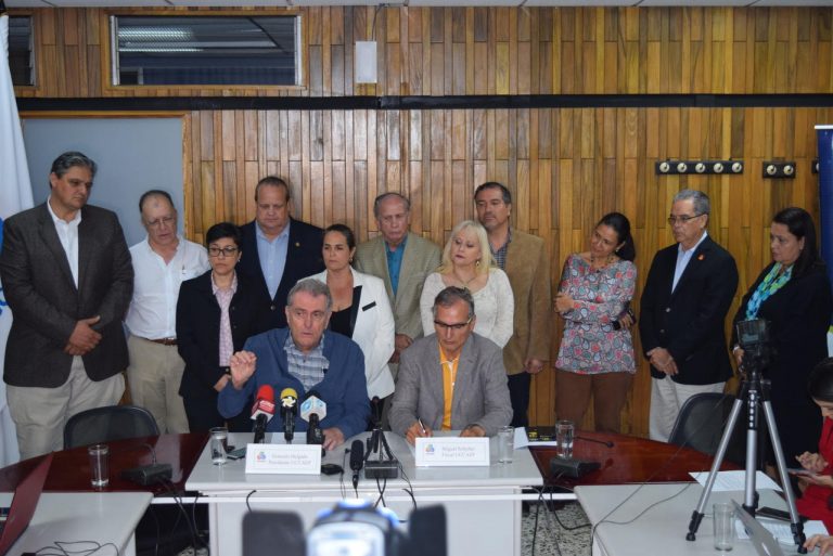 Sacudida en UCCAEP y situación complicada para los rectores