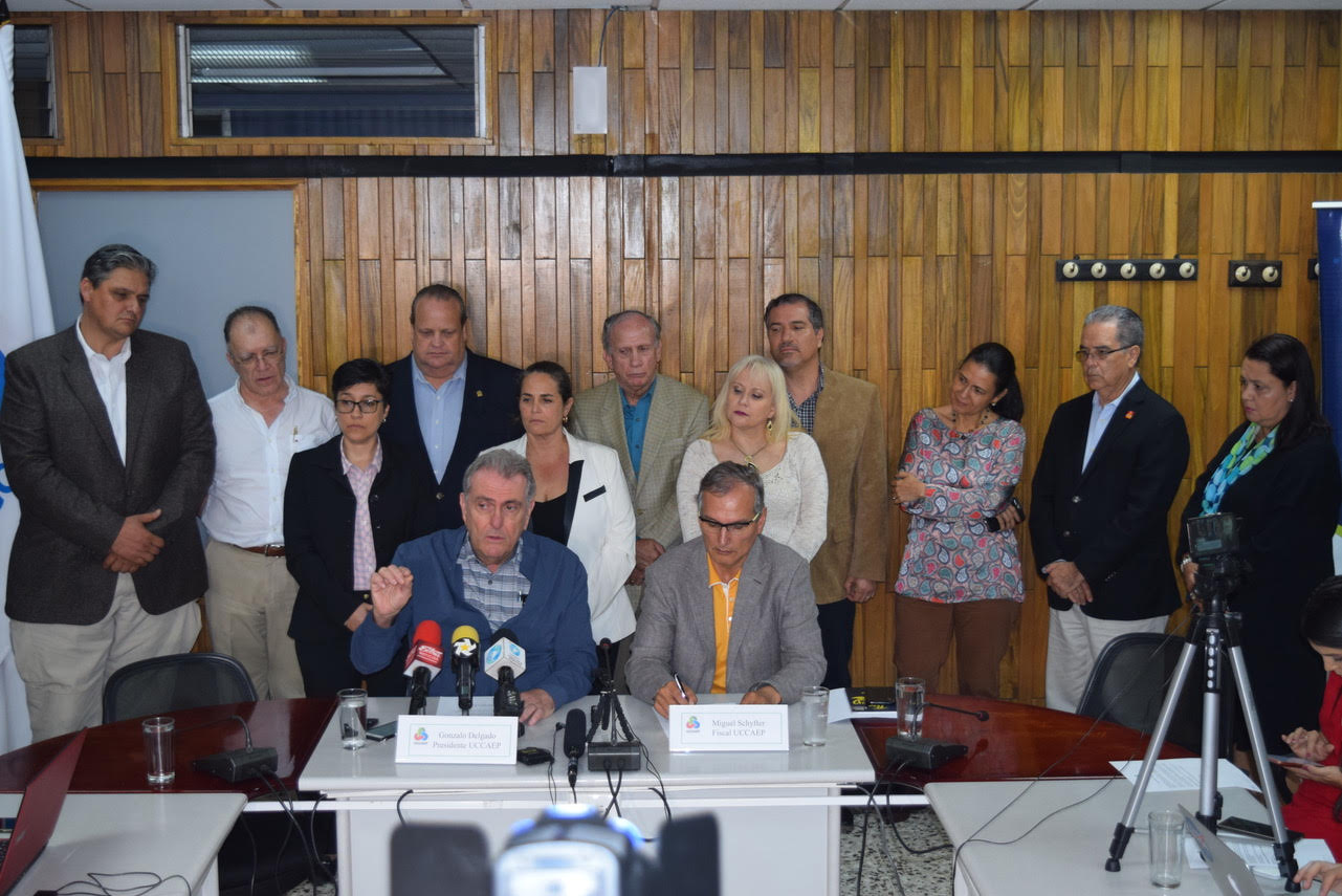 Sacudida en UCCAEP y situación complicada para los rectores