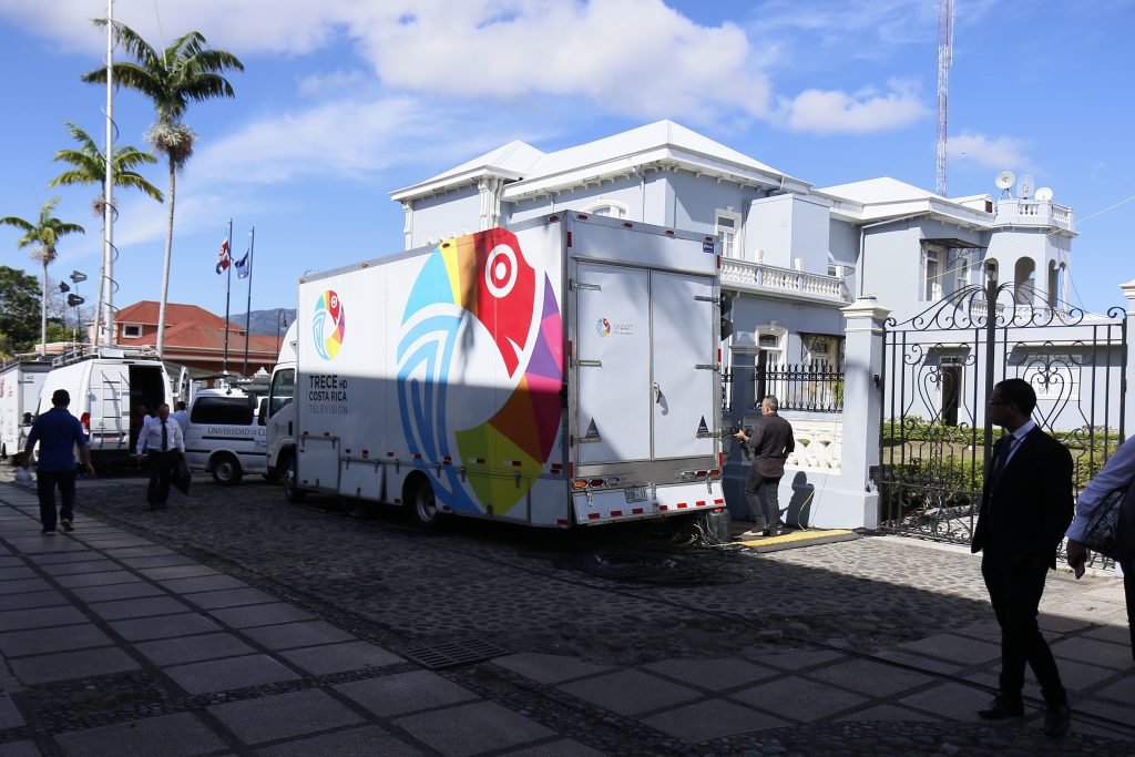 Imagen principal del artículo: TSE: Sinart no puede transmitir en su totalidad actividades y conferencias de Rodrigo Chaves