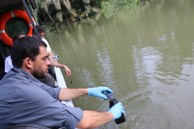 UNA alerta sobre contaminación permanente en laguna de Bataán
