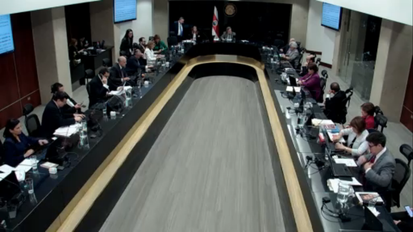 Corte Plena echa un trompo con los pluses y las pensiones