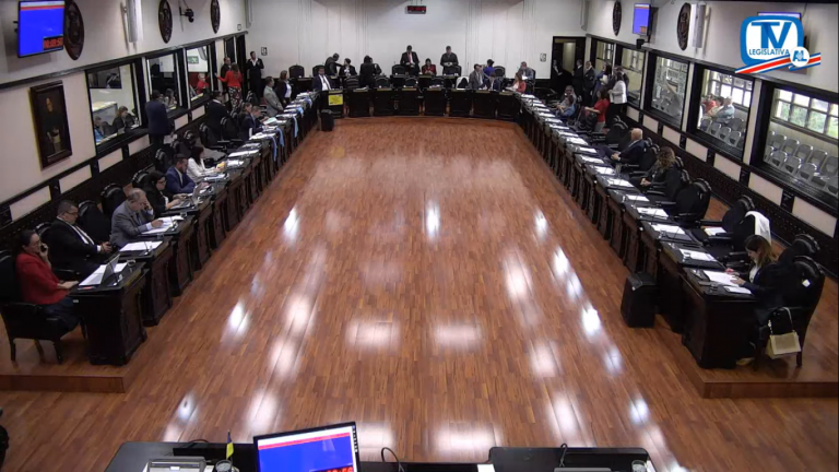 33 diputados descubiertos en situación irregular con Hacienda