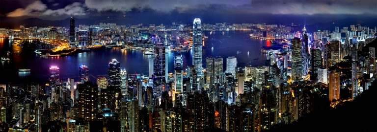 China en la mira: “campos de lavado de cerebro” y elecciones en Hong Kong agitan relaciones diplomáticas chinas.
