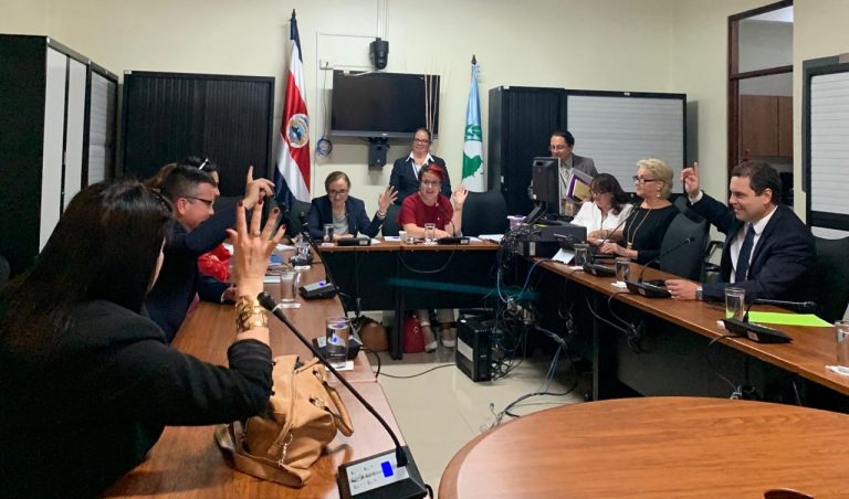 Comisión corrige y envía de nuevo a Plenario proyecto para regular las huelgas